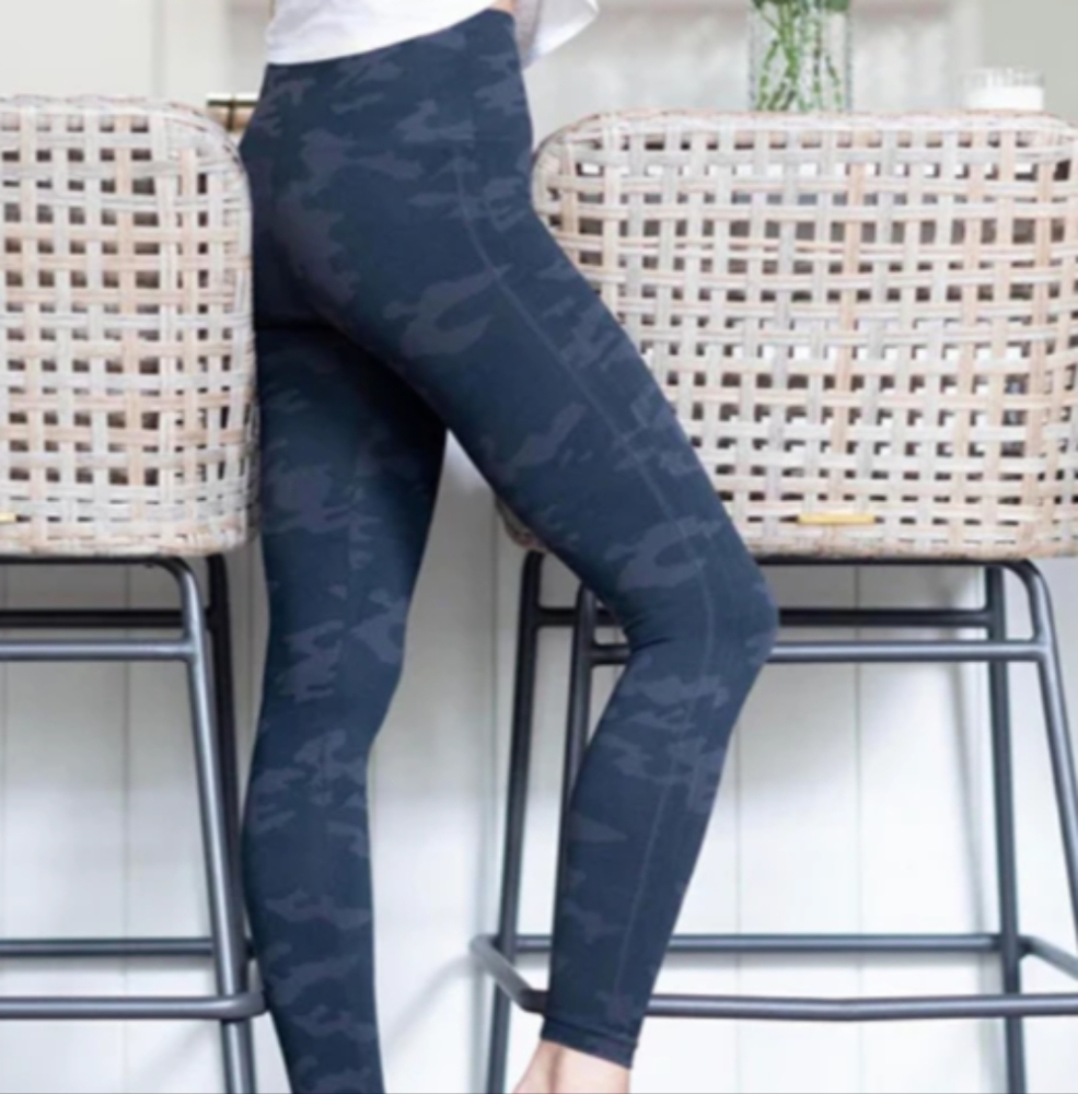 NWT SPANX Seamless Leggings